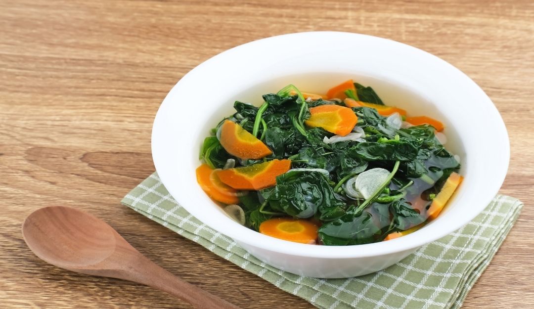 Bahaya Konsumsi Bayam Setelah Dimasak Lebih dari 5 Jam, Ini Alasannya