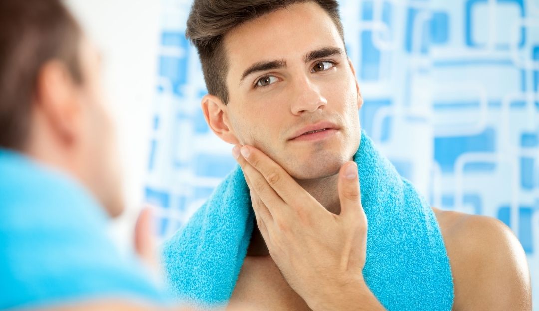 Pria Juga Bisa Glowing, Simak Tips Merawat Kulit Berikut Ini: Perhatikan Teknik Mencukur
